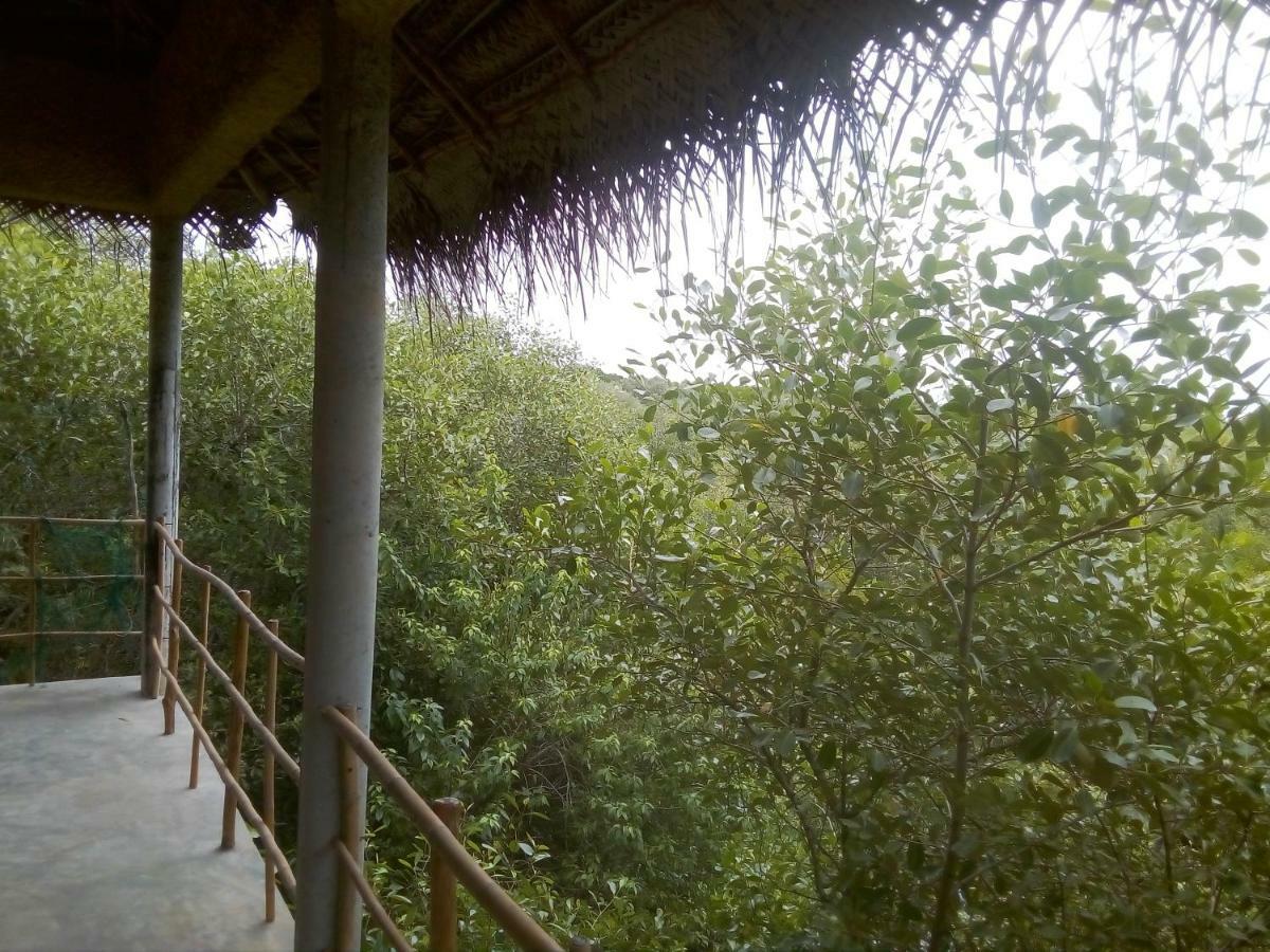 Mermaid Cabana And Tree Houses Тангалла Экстерьер фото