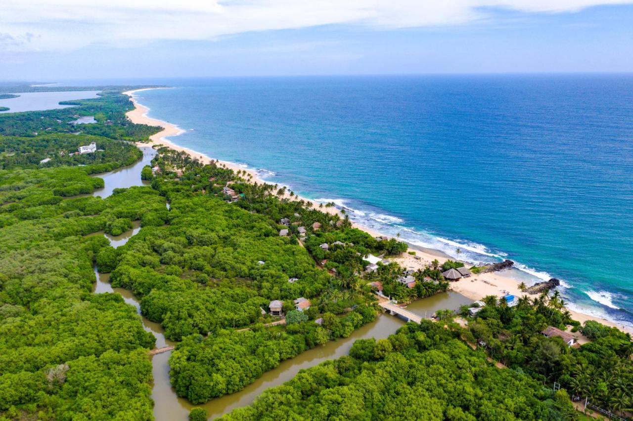 Mermaid Cabana And Tree Houses Тангалла Экстерьер фото