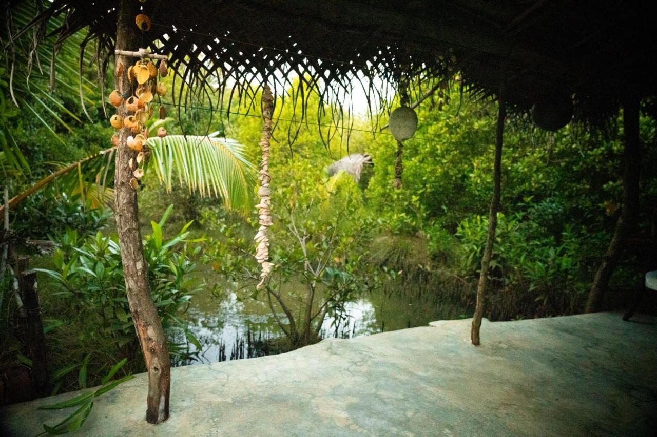 Mermaid Cabana And Tree Houses Тангалла Экстерьер фото