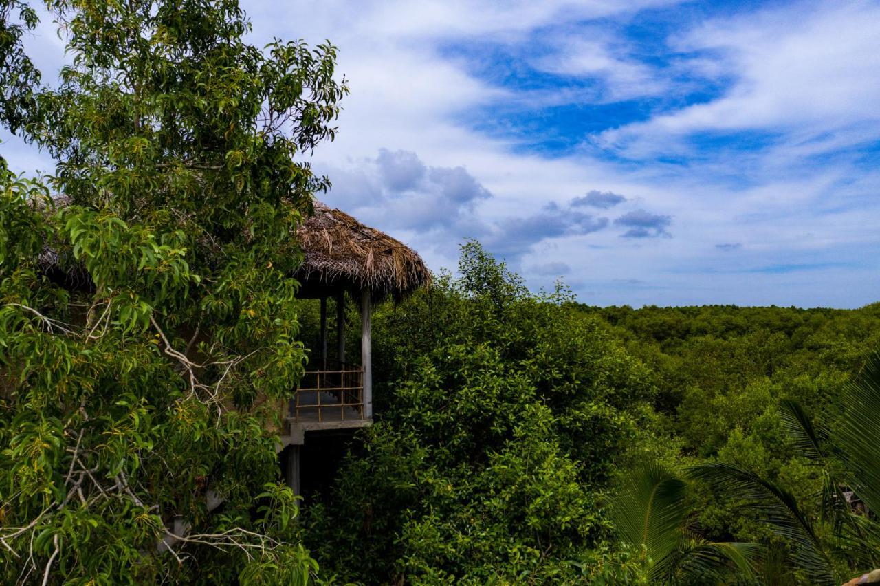 Mermaid Cabana And Tree Houses Тангалла Экстерьер фото